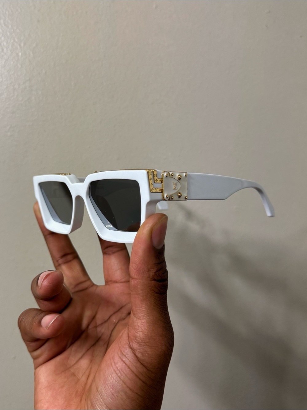 Millionaire 1.1 Shades